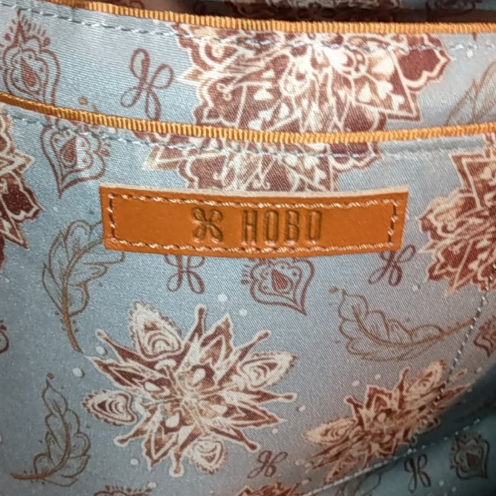 Purses - Picture 6 of 10